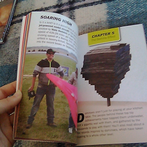 Guinness World Records Book - Picture 5 of 5